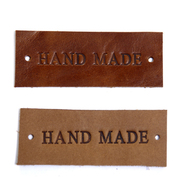 Нашивка кожаная «Hand made» 2*6 см
