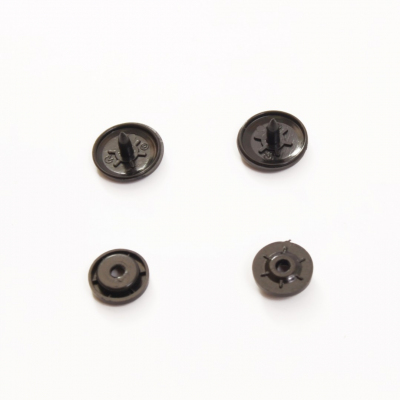 Кнопки №54 12,5 мм пласт. (уп. 1440 шт.) чёрн. в интернет-магазине Швейпрофи.рф