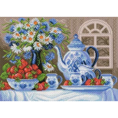 Рисунок на канве МП (37*49 см) 1809 «Клубничное чаепитие» в интернет-магазине Швейпрофи.рф