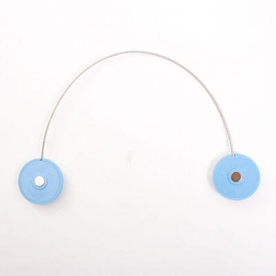 Клипса-магнит для штор 45 мм с тросом (30 см) пластик №23 голубой в интернет-магазине Швейпрофи.рф