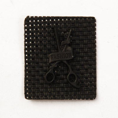 Нашивка LA 80 «Ножницы» 3*3,5 см черный в интернет-магазине Швейпрофи.рф