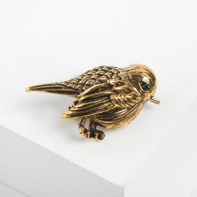 Брошь 4570830 «Птица Воробушек» золото/зеленый в интернет-магазине Швейпрофи.рф
