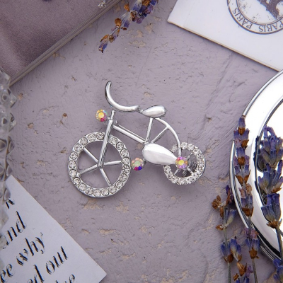 Брошь 618142 «Велосипед» белый/серебро в интернет-магазине Швейпрофи.рф