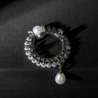 Брошь 3734748 «Кольцо жемчужное» с подвеской, белый/серебро в интернет-магазине Швейпрофи.рф