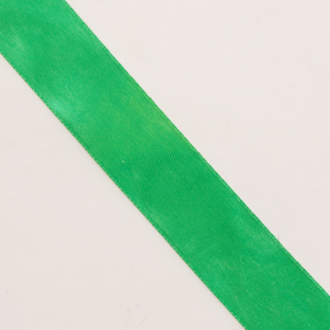 Лента атласная 25 мм (рул. 22,86 м)  №092 зелёный