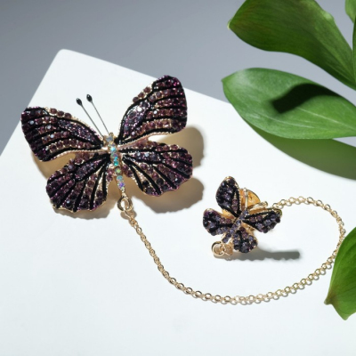 Брошь 7108651 «Бабочка» золото/фиолетовый в интернет-магазине Швейпрофи.рф