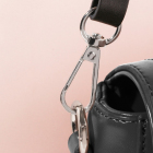 Ручки для сумок 7091638 экокожа с карабинами 125*1,2 см черный в интернет-магазине Швейпрофи.рф